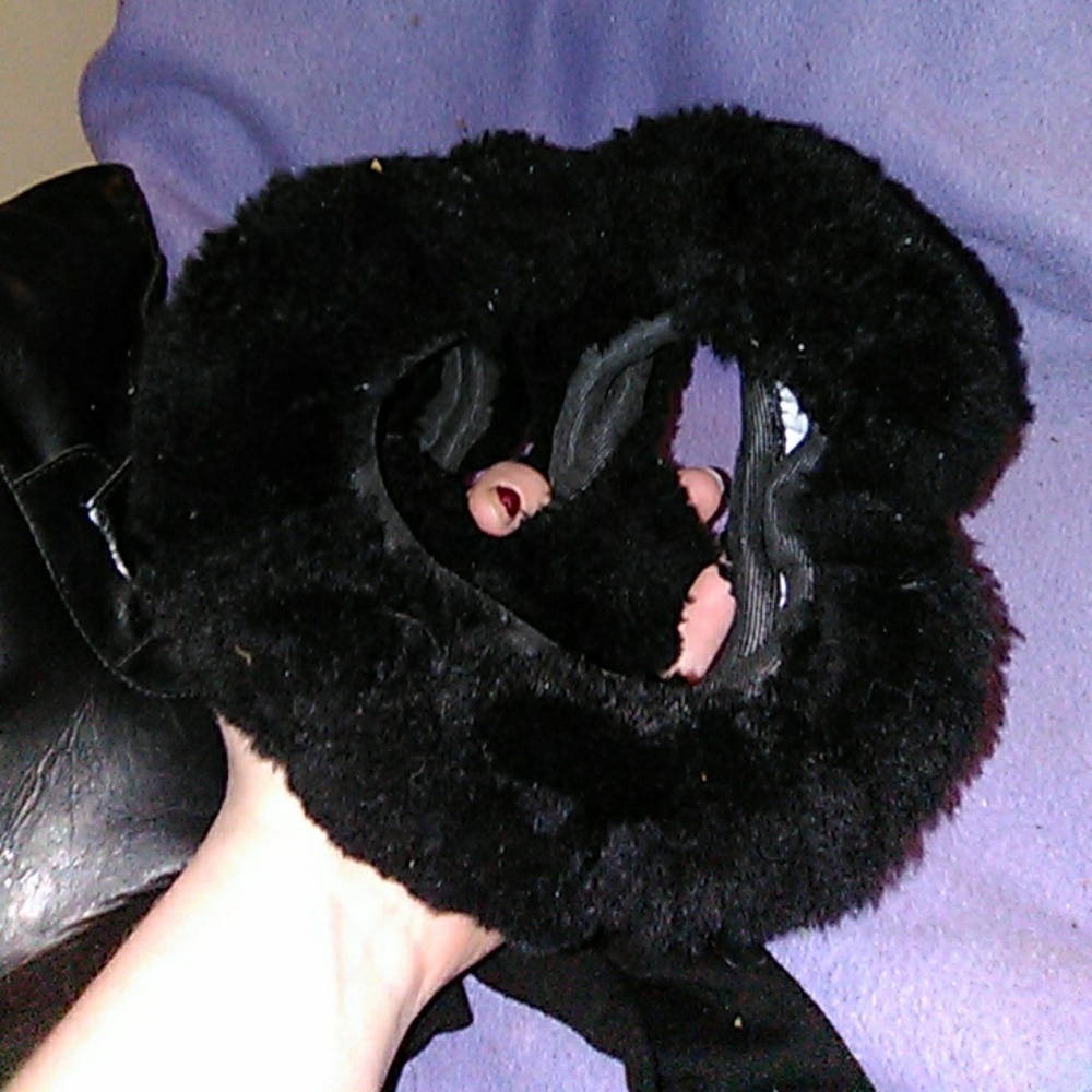 Black fuzzy steering wheel cover